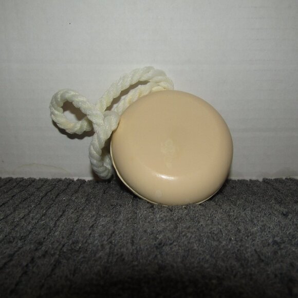 Avon Hockey Hall of Fame soap on a rope - Picture 6 of 6